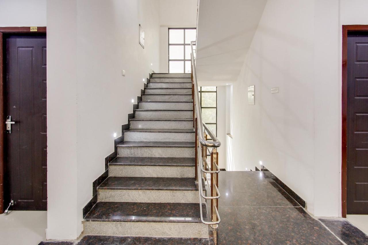 Oyo 69625 Mayuraa Residency Mayiladuthurai Exterior photo